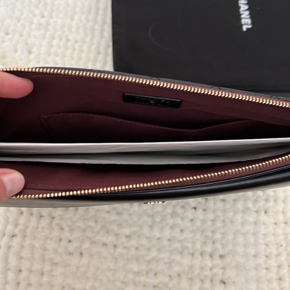CHANEL O Case Medium Lambskin Leather Clutch Pouch - Limited Edition - Picture 11 of 17